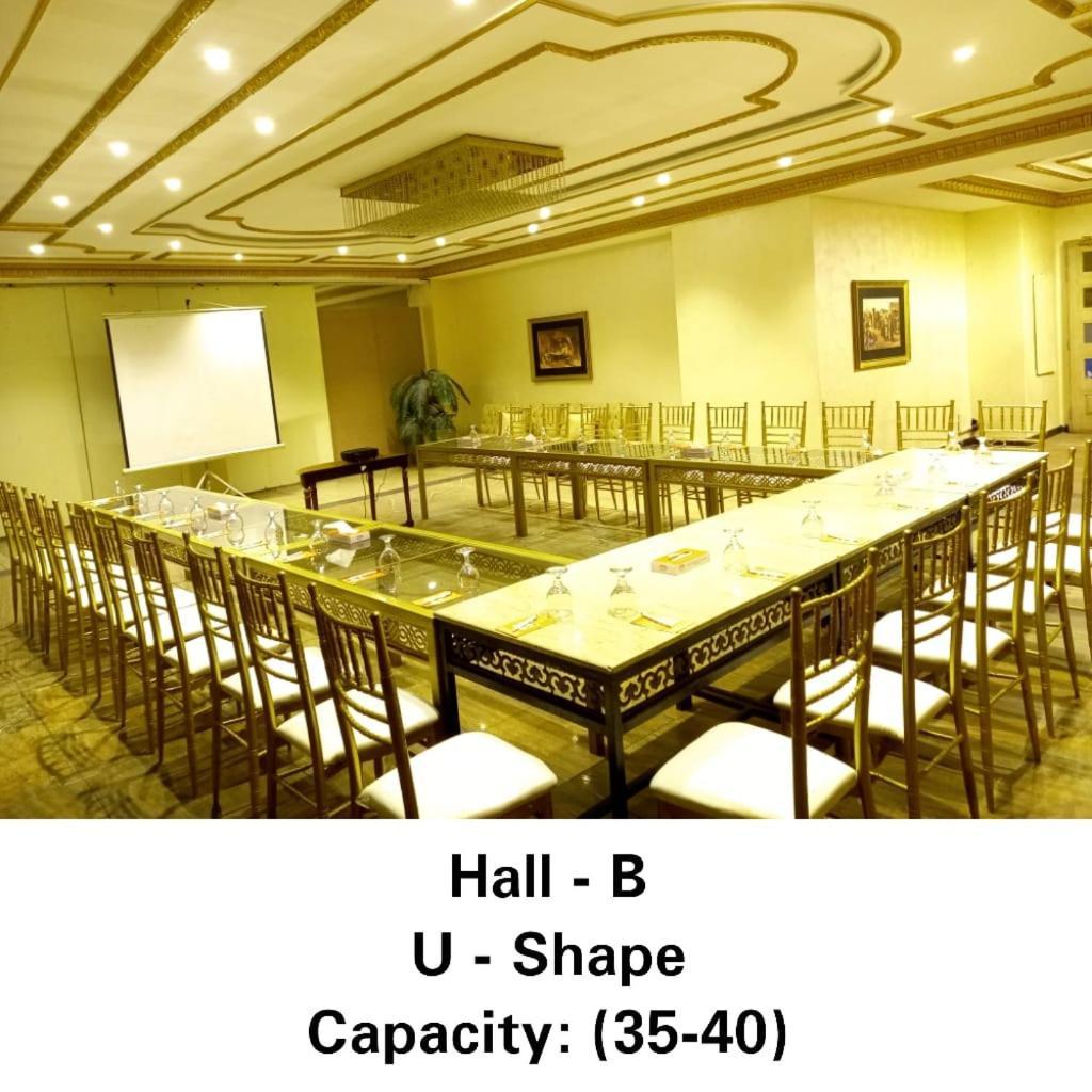 Maisonette Hotel & Apartments Lahore Bagian luar foto